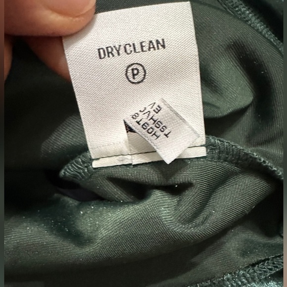 🛍️NWT Tommy Hilfiger gorgeous velvet wrap style top size large - Picture 7 of 11